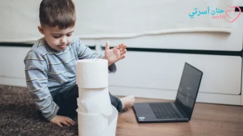 أكل الأطفال للمناديل الورقية