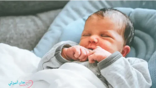 أسباب وعلاج استفراغ الرضيع بعد الرضاعة 